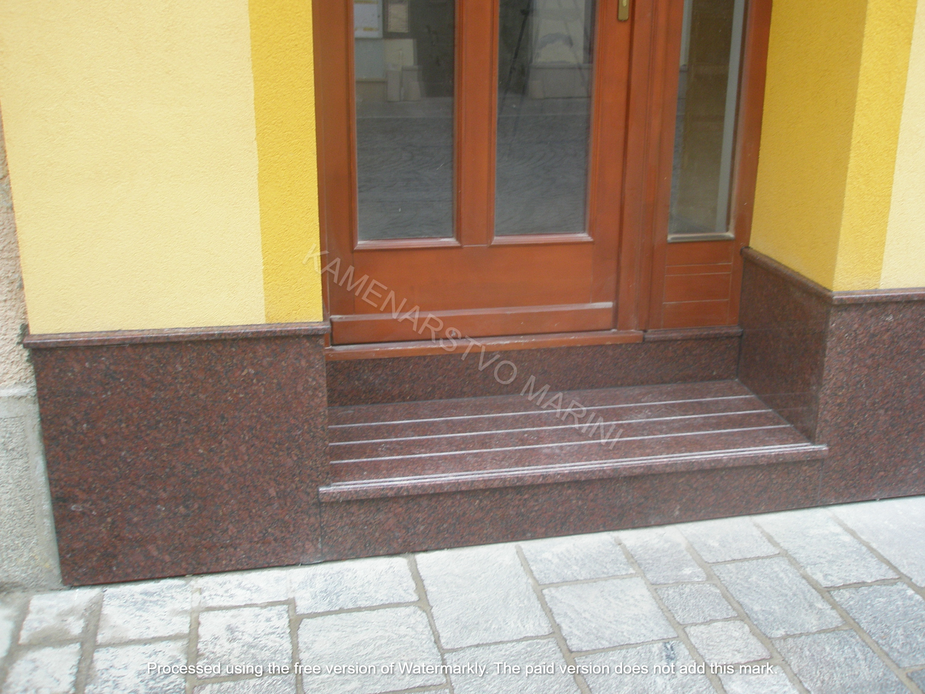 Sokle budov 5